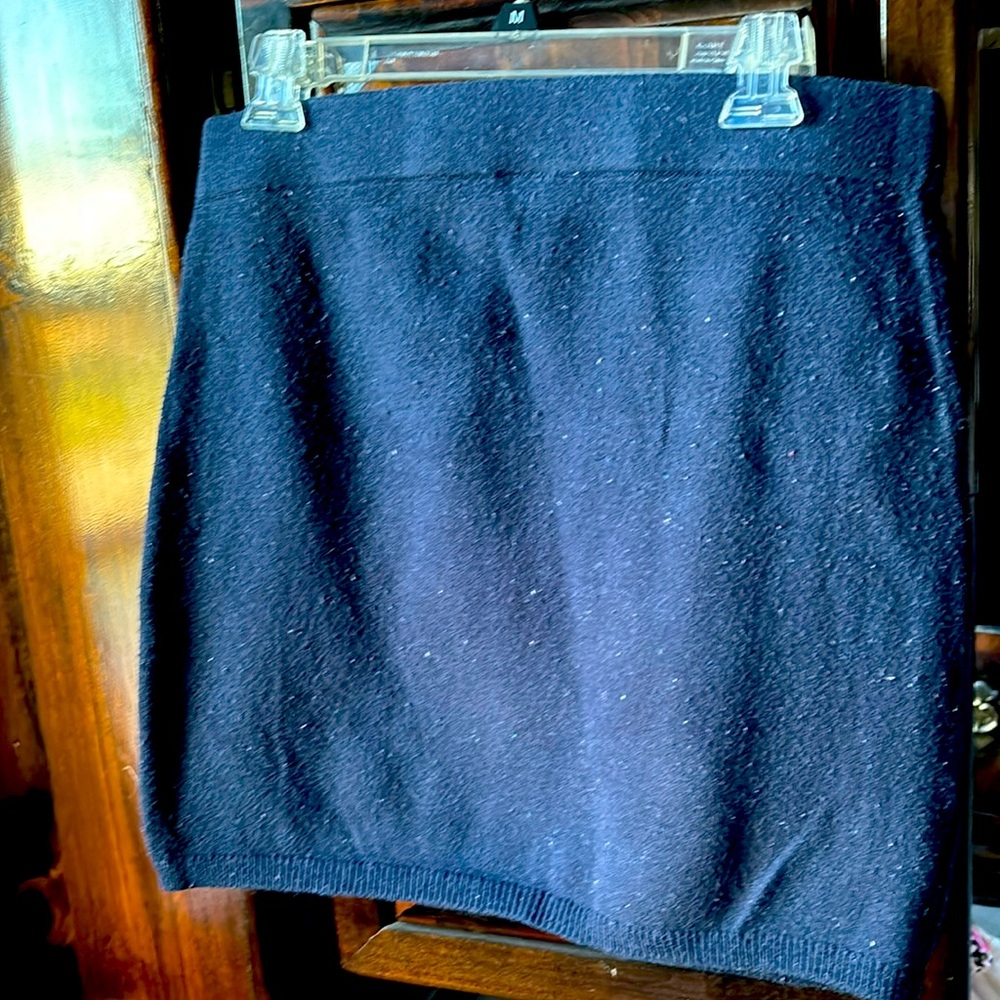 Loft Medium dark blue sweater skirt